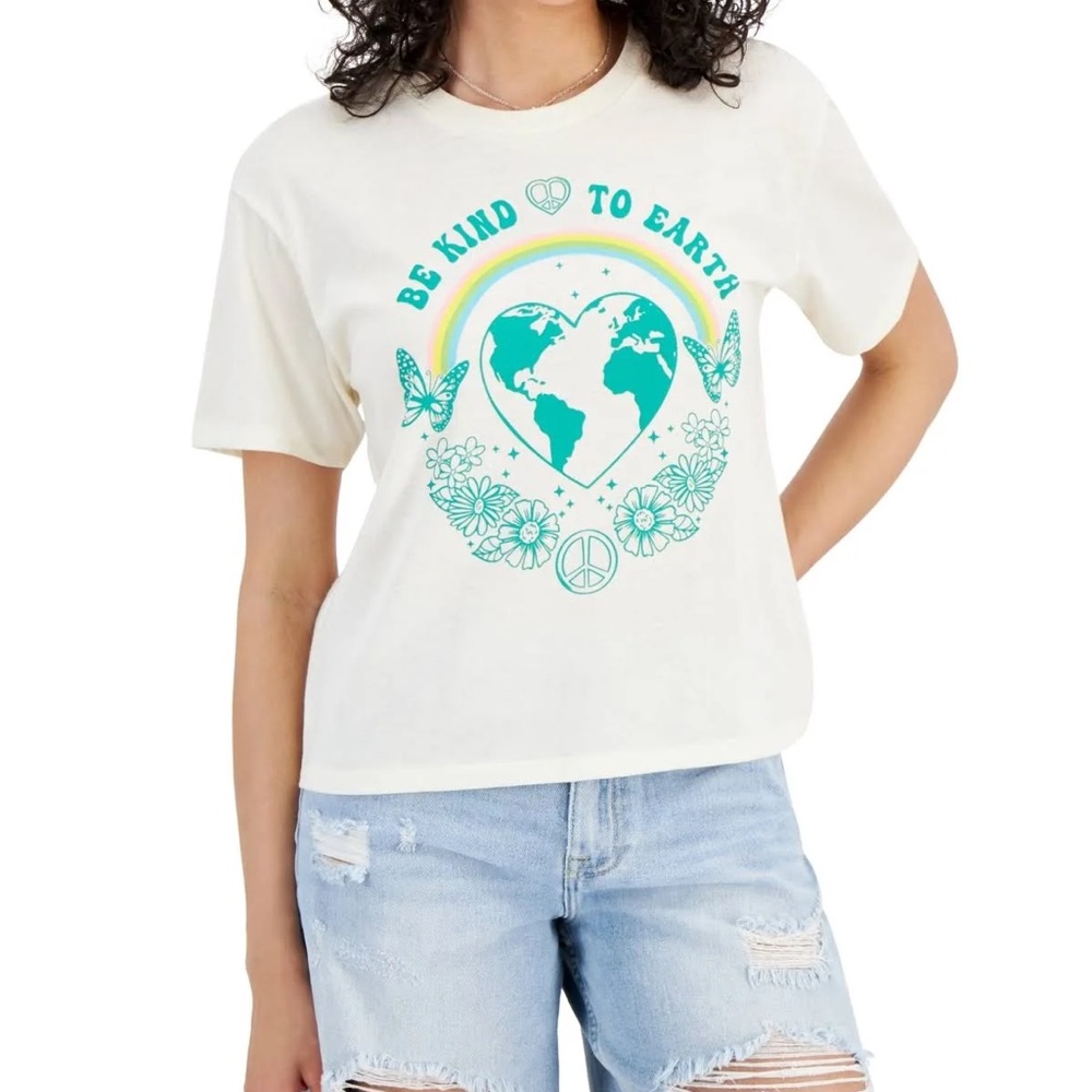 REBELLIOUS ONE Be Kind To The Earth Graphic Tee Women's Cream Graphic Tee M